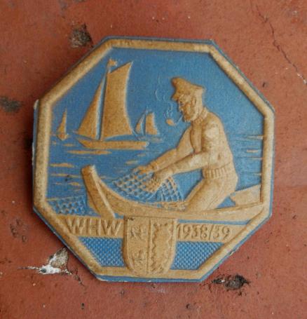 German Winter Relief Pressed Fibre Tinnie 1938 - 39
