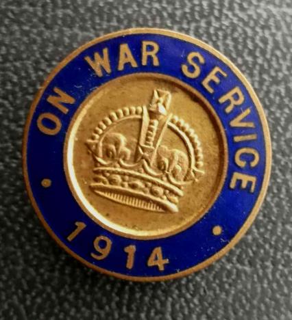 British WW1 On War Service Buttonhole Lapel Badge 1914 GVR