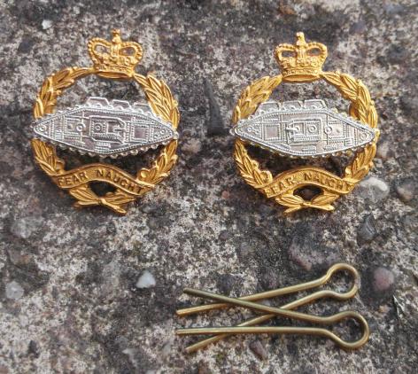 British Army Royal Tank Regiment Officers Collar Badges EIIR Pair RTR