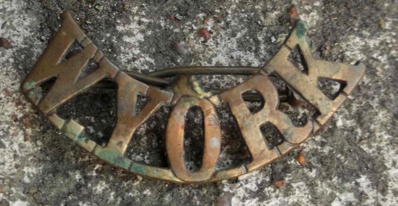 British Army West Yorkshire Regiment Brass Shoulder Title