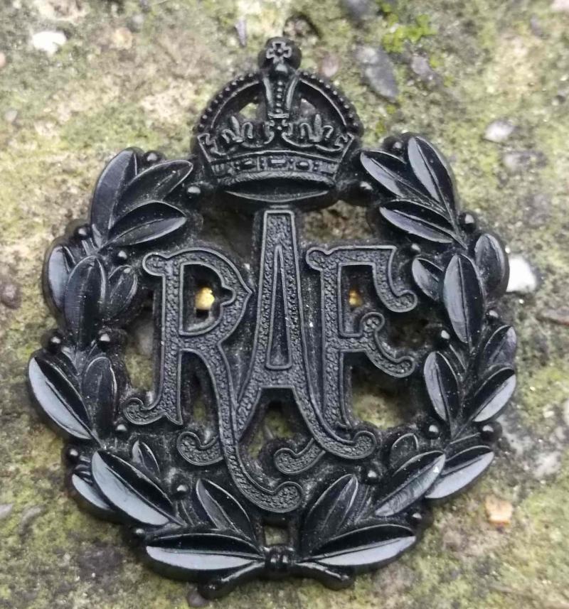 RAF Plastic WW2 War Economy Cap Badge GVIR Royal Air Force