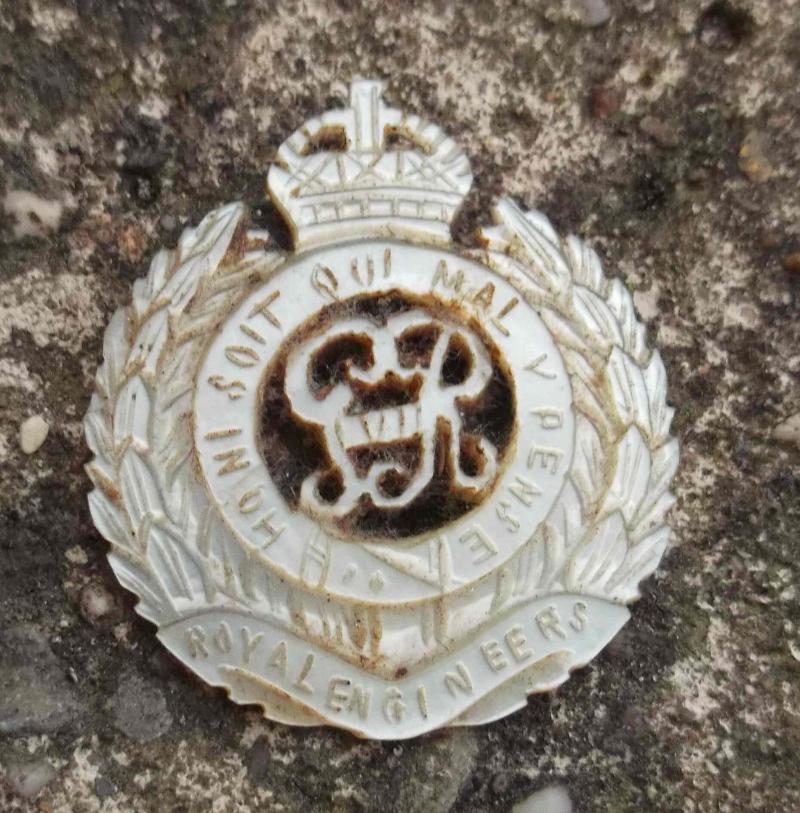 Royal Engineers WW2 Mother of Pearl Sweetheart Brooch