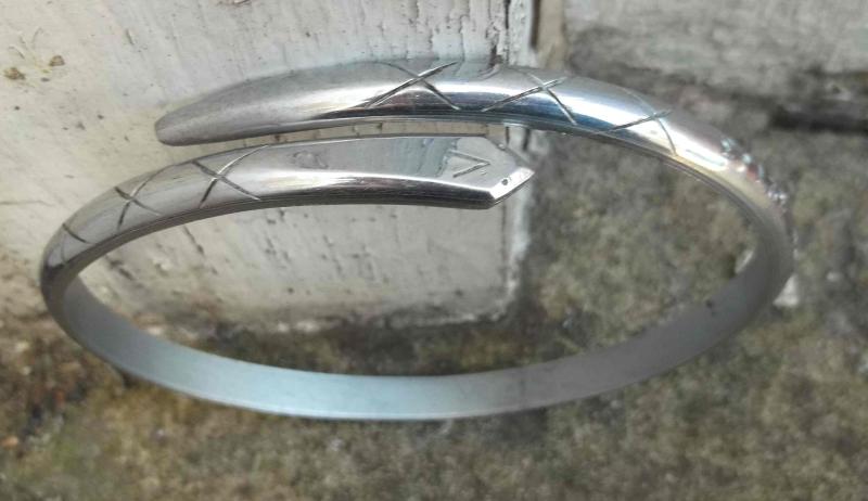 British WW2 V for Victory Identity Bracelet Snake Pattern