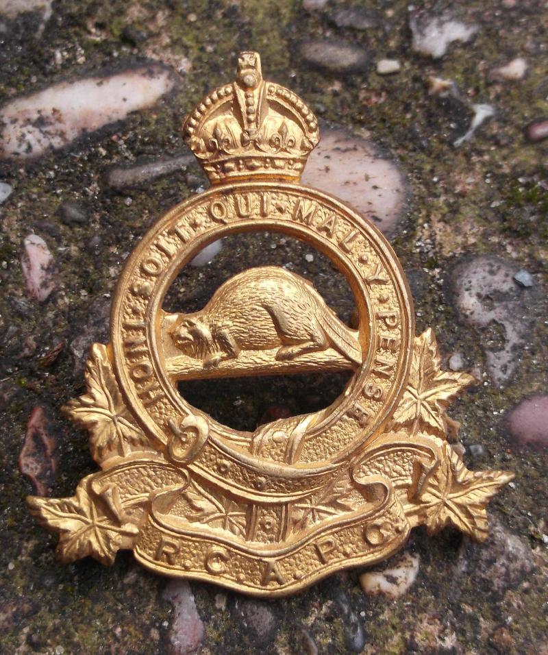WW2 Cap Badge Royal Canadian Army Pay Corps RCAPC