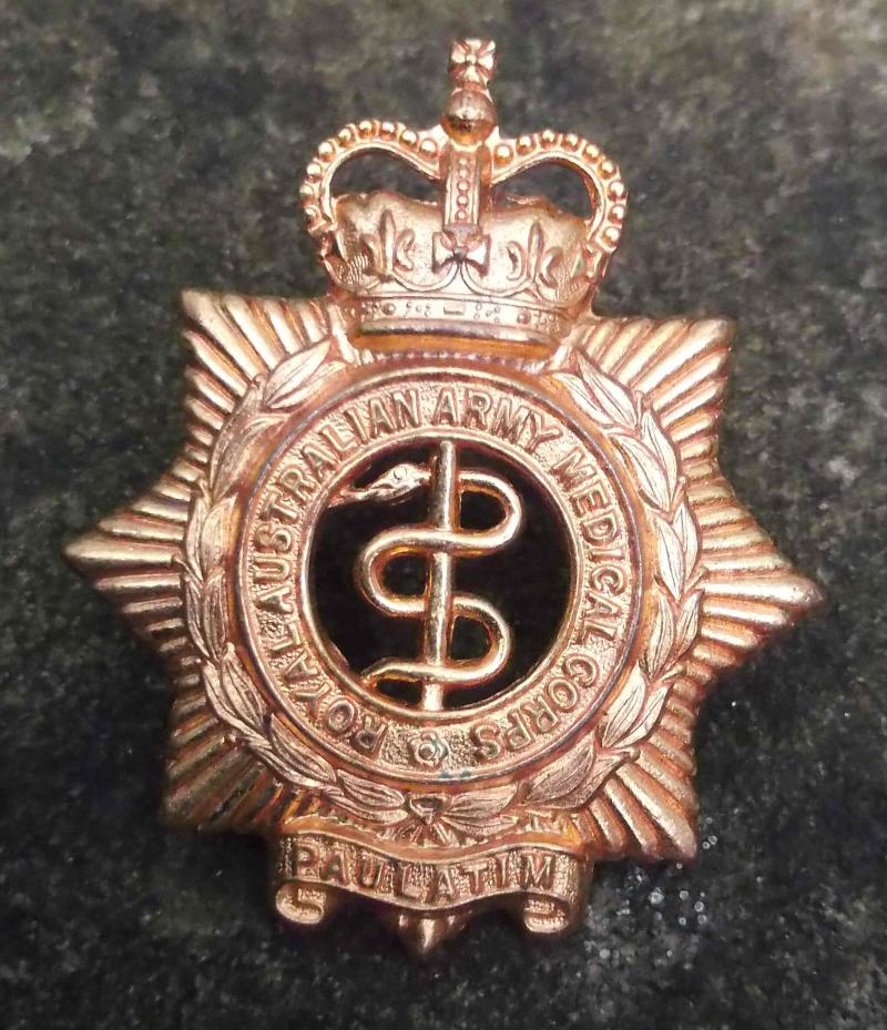 Royal Australian Army Medical Corps Cap Badge EIIR