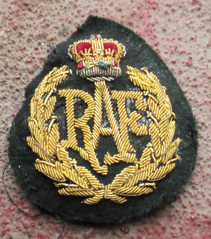 British Royal Air Force ORs Full Dress Parade Cap Badge EIIR