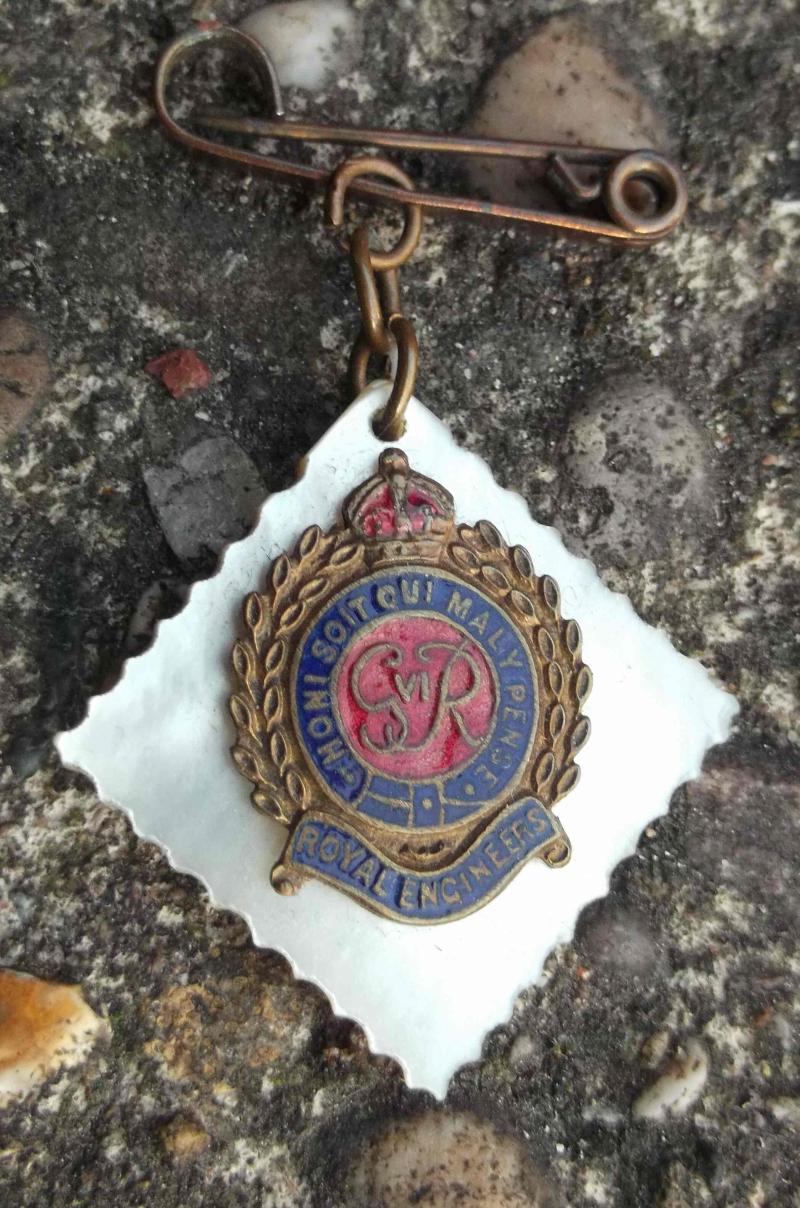 British Army Royal Engineers WW2 Sweetheart Brooch GVIR