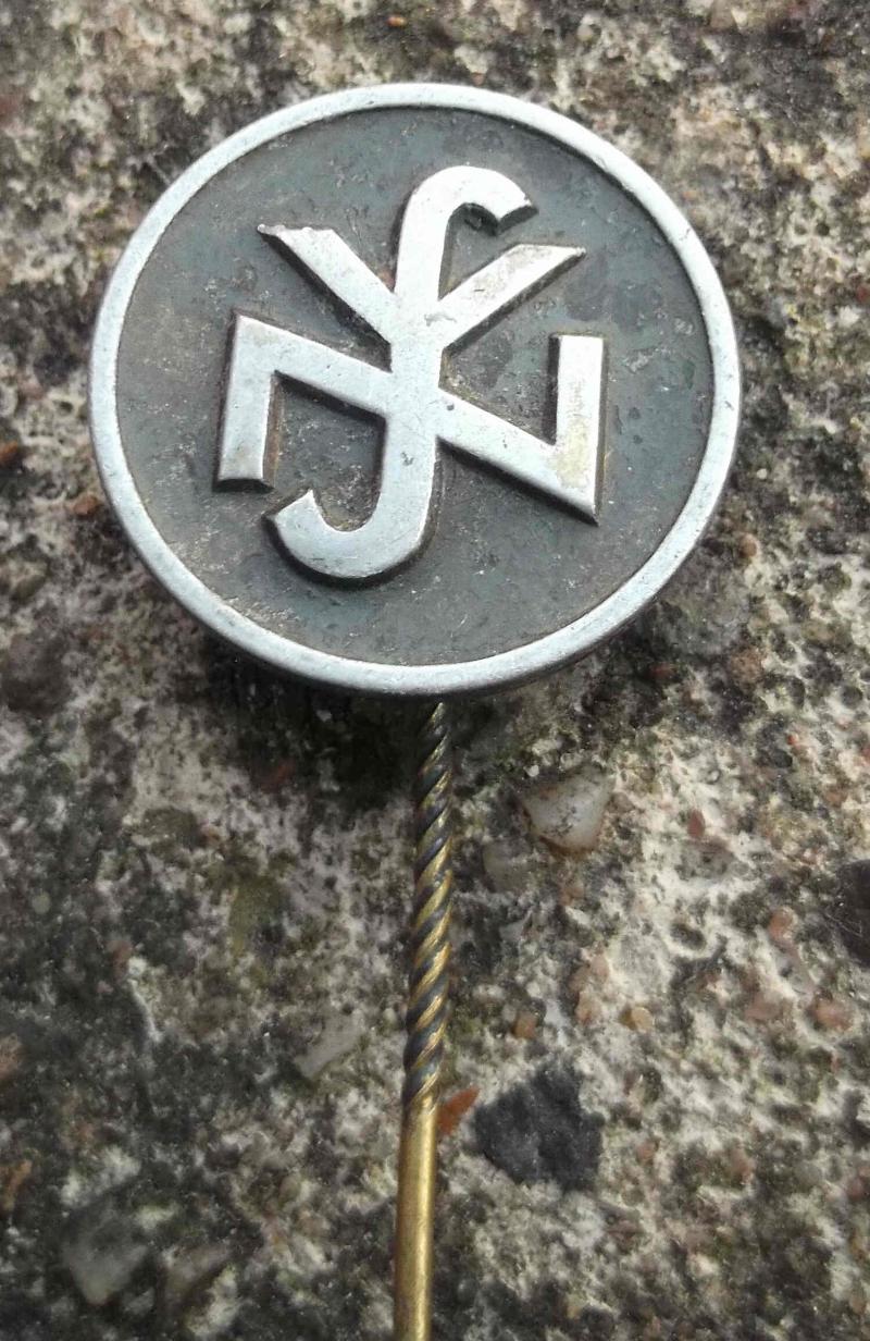 German Third Reich National Socialist Peoples Welfare Tinnie Badge