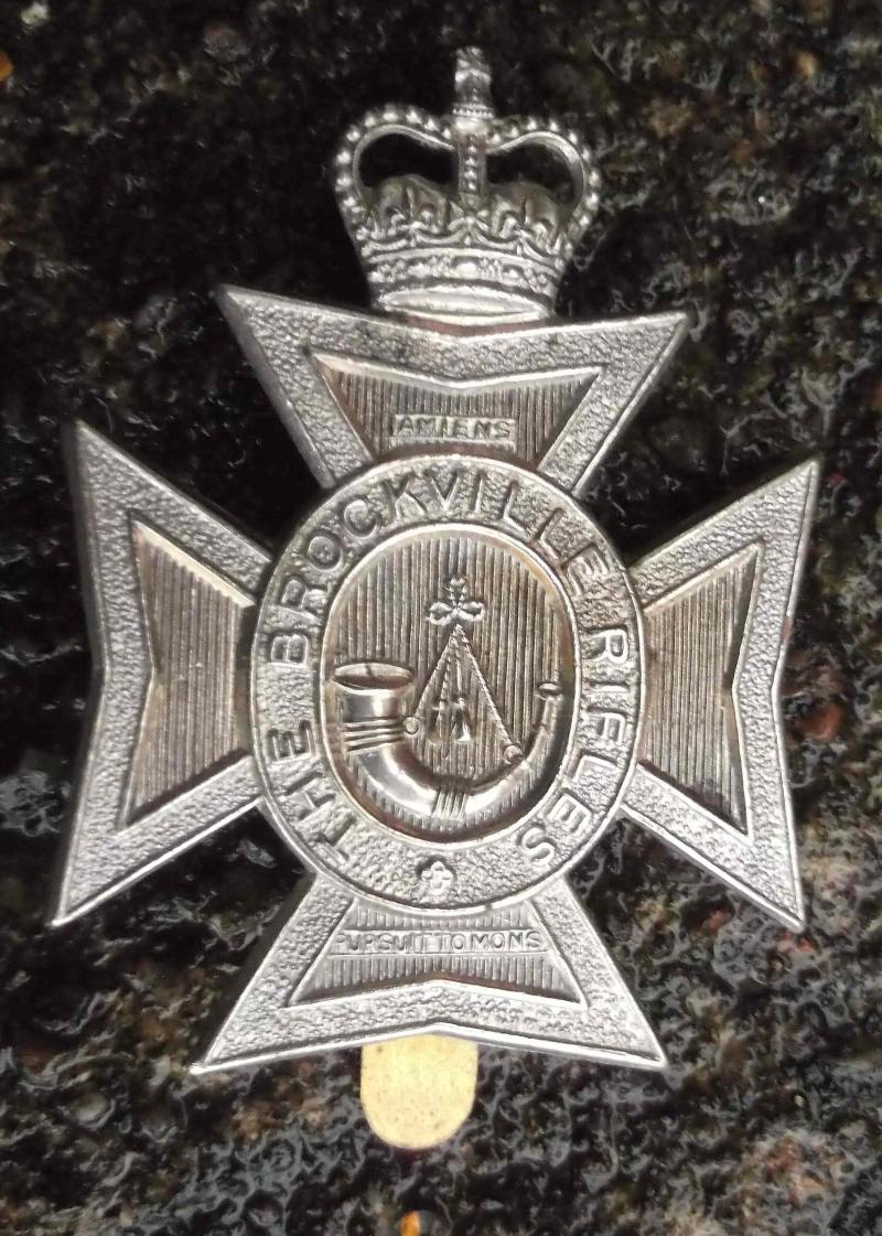 Canadian Army Brockville Rifles Cap Badge EIIR Canada