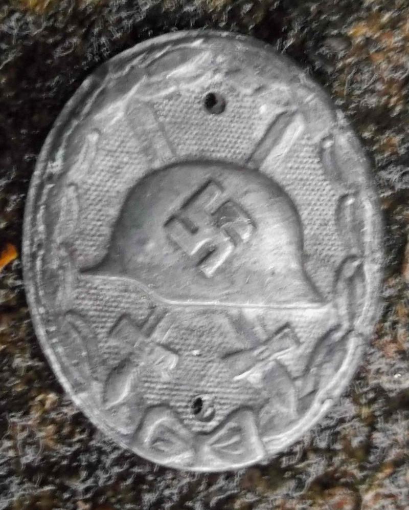 German Third Reich Replica Wound Badge Display Item