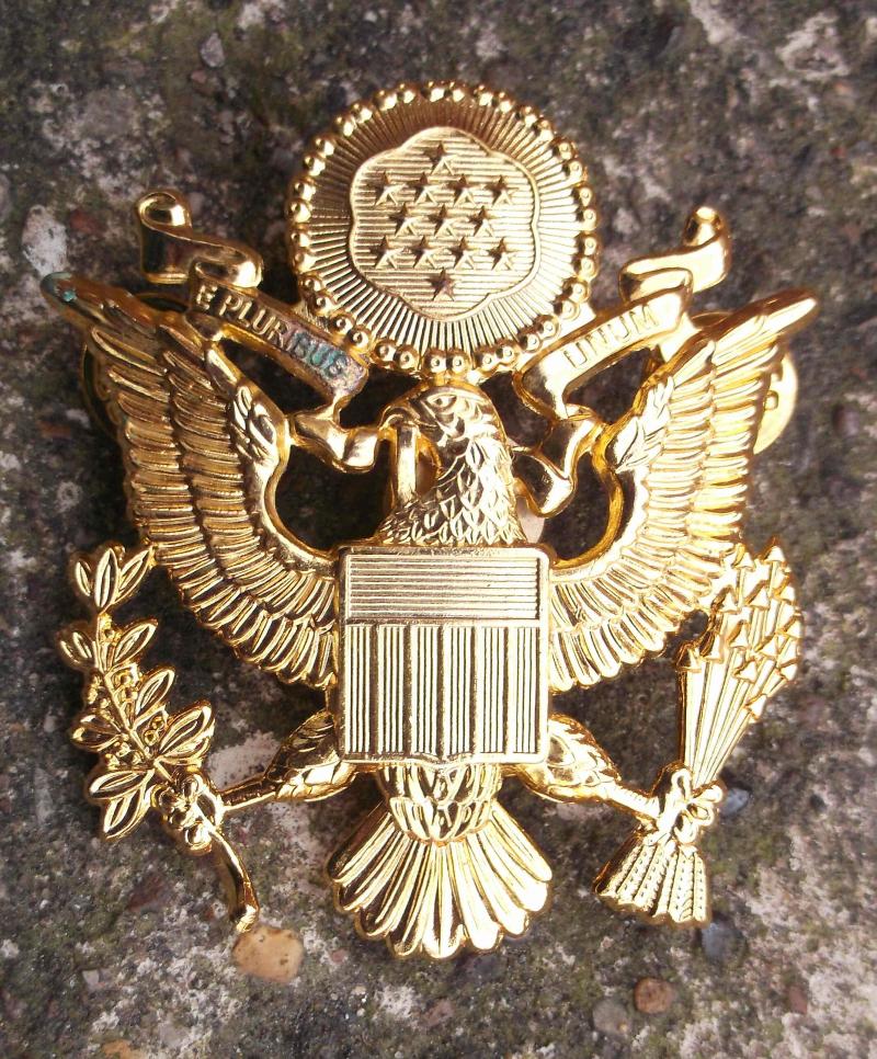 USA United States of America Army Officers Cap Badge