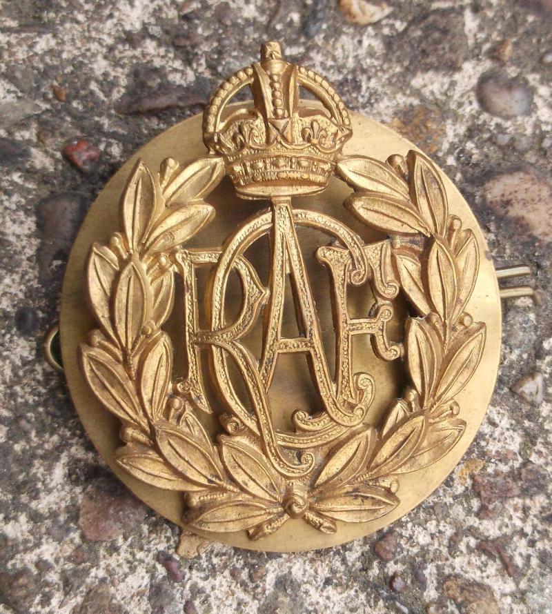Royal Canadian Air Force RCAF WW2 Military Cap Badge Canada