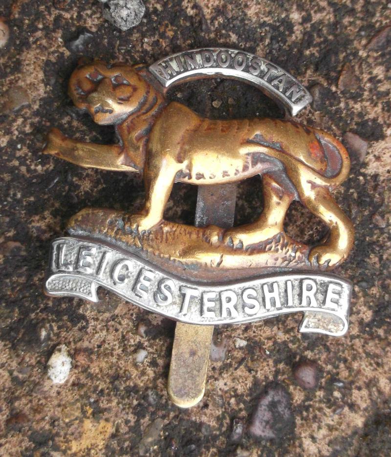 British Army Leicestershire Regiment Cap Badge