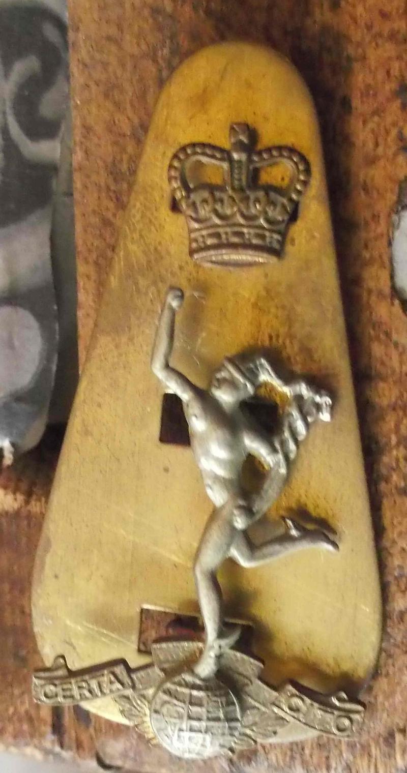 British Army Royal Corps of Signals Cap Badge EIIR