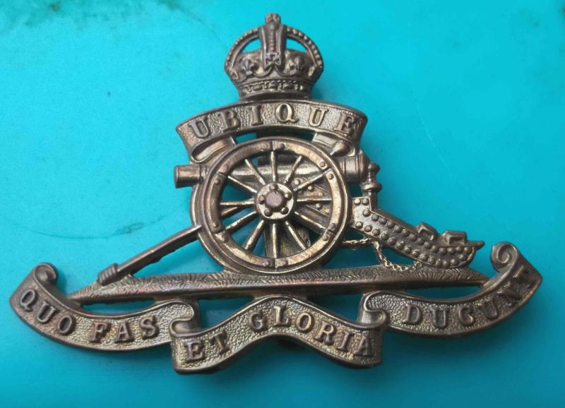 British Army WW2 Royal Regiment of Artillery Cap Badge RA
