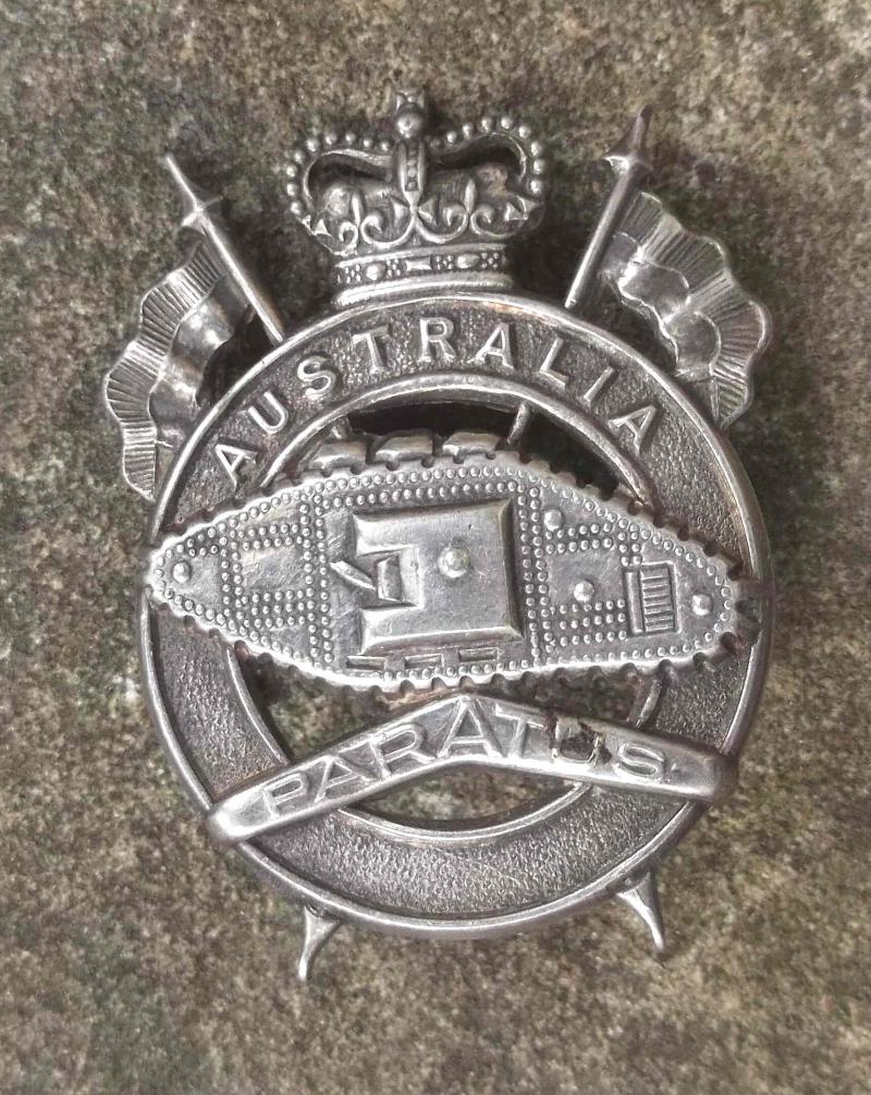 Australian 1st Armoured Regiment Australia Tank Cap Badge Maker Marked EIIR